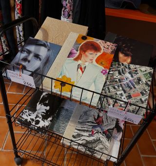 V krámku ode dneška pořídíte tyhle nádherné ručně vyráběné zápisníky od @sashaslim.mp4 😍 Zápisníky jsou ručně vázané,...